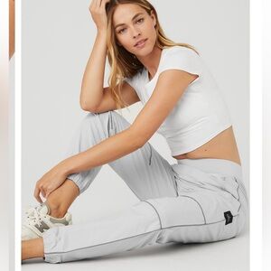 ALO YOGA TORRENT TRACK
SWEATPANT - TITANIUM